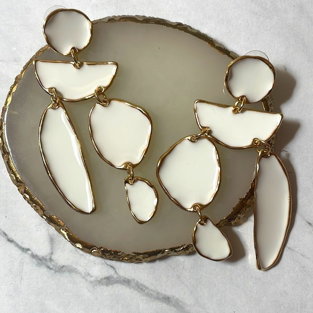 Elegant White Geo Drop Gold Earrings - Picture 14 of 17
